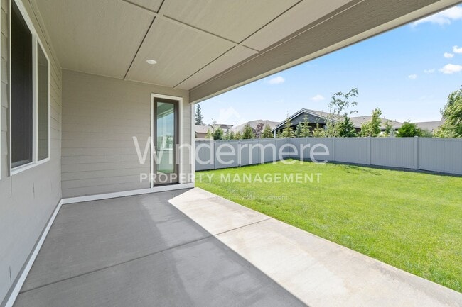 Building Photo - **September** New 3-Bedroom Home In Eagle Ridge