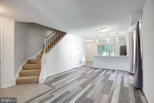 Building Photo - 5678 White Dove Ln