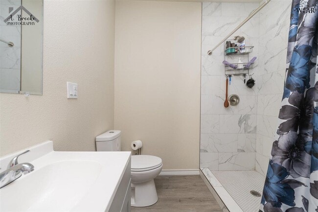 Building Photo - 514 S Archer St