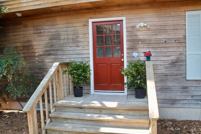 Building Photo - Spacious, Open Floor Plan at the end of 81st Street on the State Park!