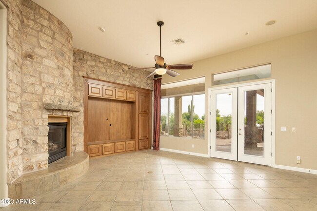 Building Photo - 7895 E Softwind Dr