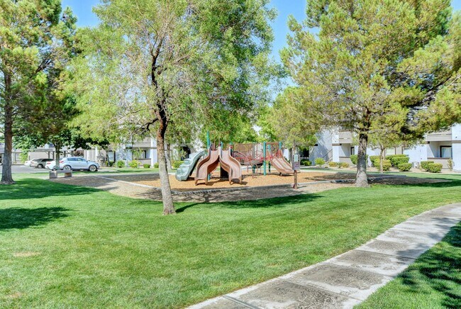 Building Photo - Charming 1 bedroom Condo with full size Ga...
