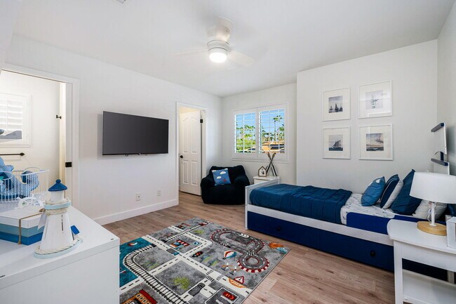 Building Photo - 76817 Manor Ln