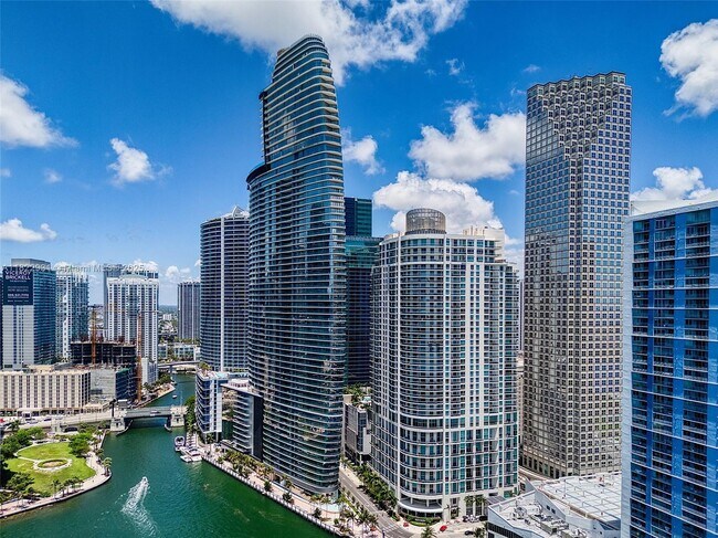 Building Photo - 300 Biscayne Blvd Way