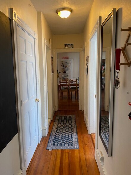 Building Photo - 161 Beacon St