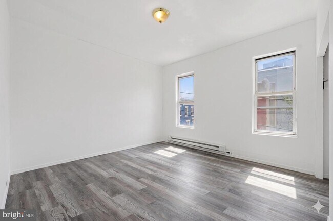 Building Photo - 525 Morse St