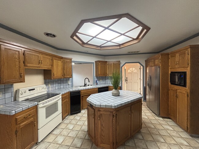 Building Photo - 1408 Seneca Pl