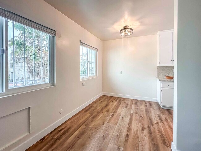 Building Photo - 2540 3rd Ave