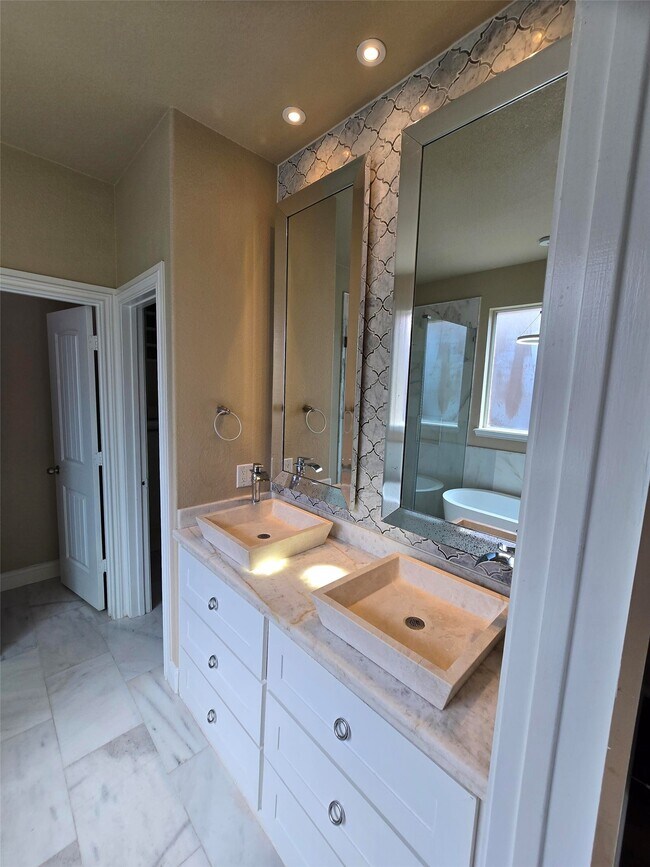Building Photo - 6119 Grassy Haven Ln