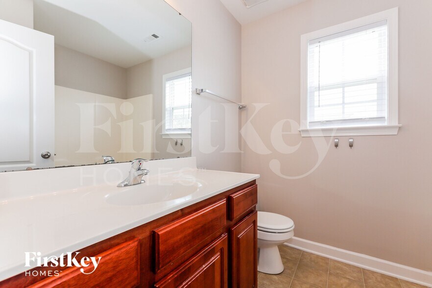 Building Photo - 2922 Blueberry Dr