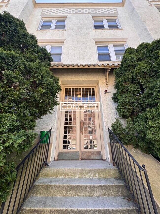 Building Photo - 6A Radcliffe Rd. Unit 1B