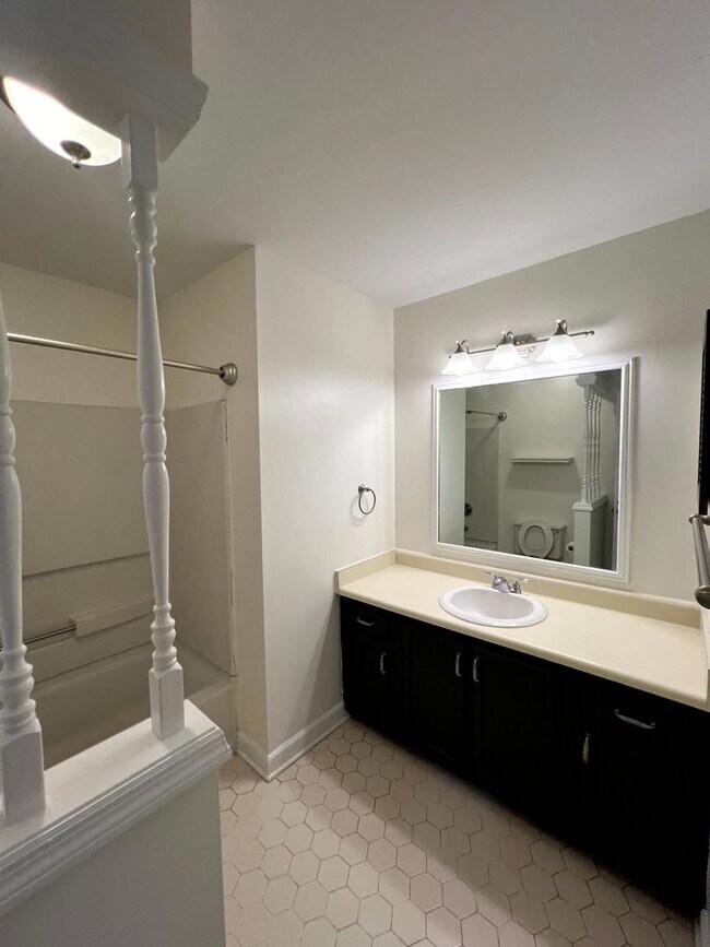 Building Photo - 1133 Paddington Pl