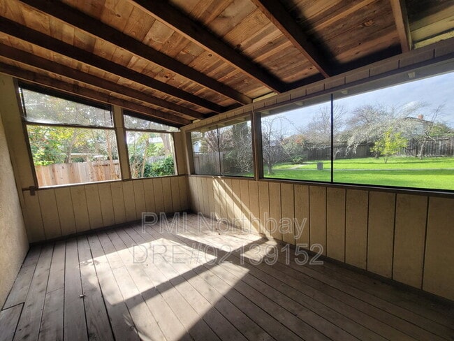 Building Photo - 3552 Larchmont Ct