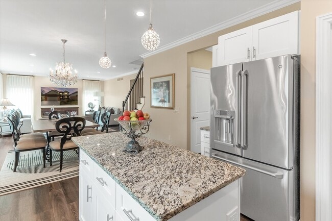 Building Photo - 37440 Curwood Dr