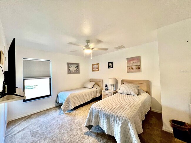 Building Photo - 426 NW 37th Pl