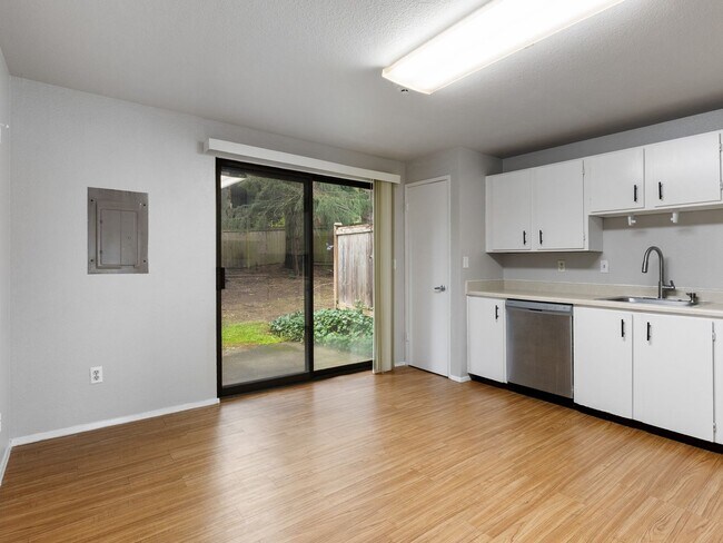 Building Photo - 6003