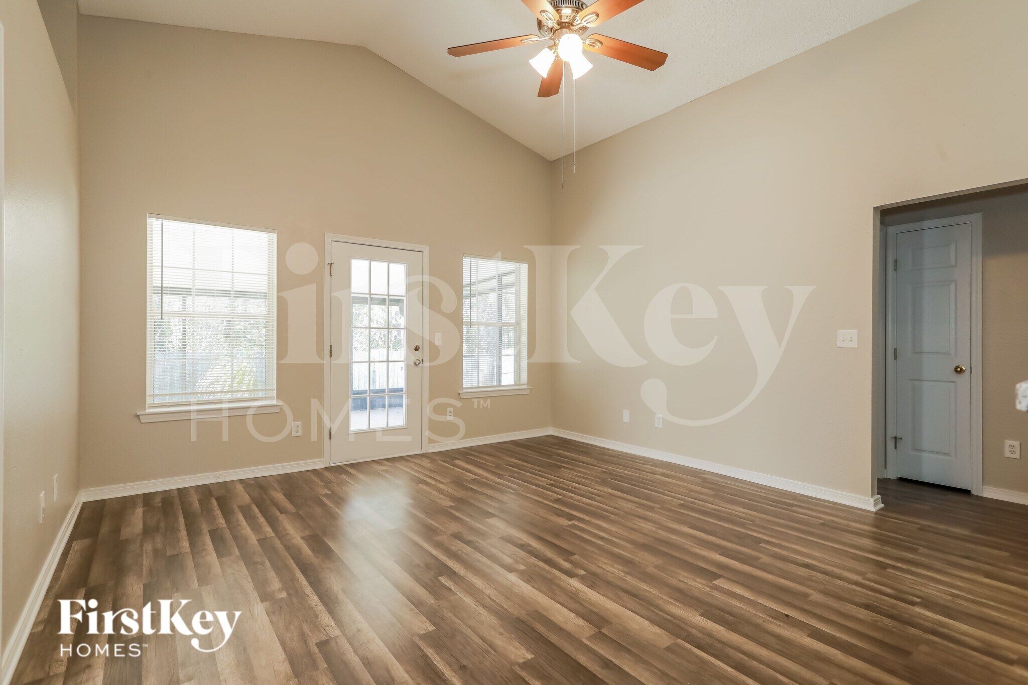Building Photo - 2047 Eclipse Dr