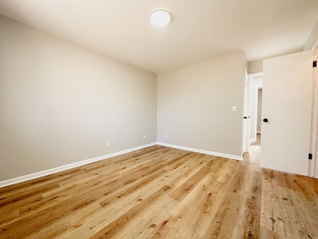 Building Photo - 3bd/2ba Fayetteville Home Available!