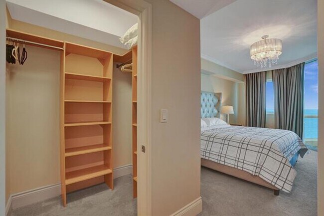 Building Photo - 17875 Collins Ave