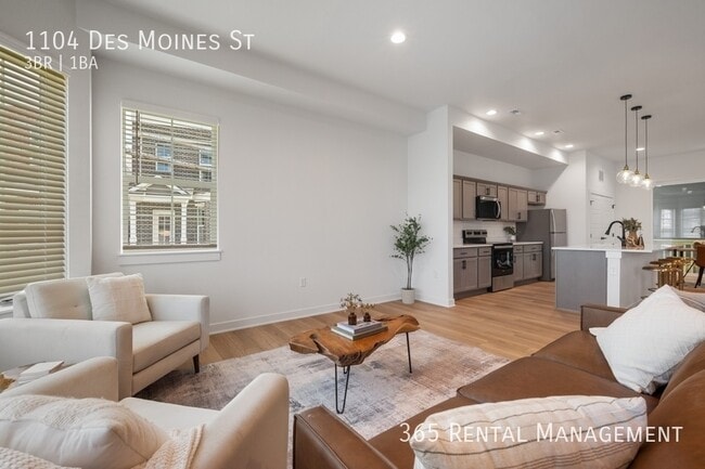 Building Photo - 1104 SW Des Moines St