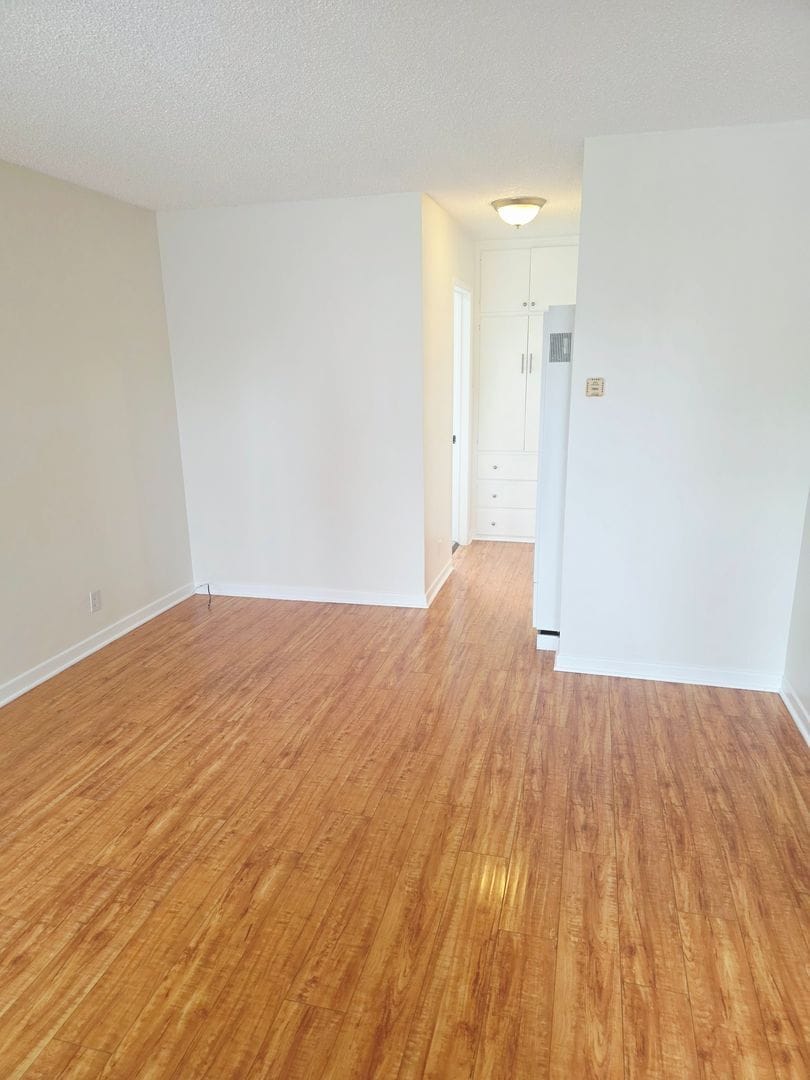 Building Photo - 1056 Linden Ave