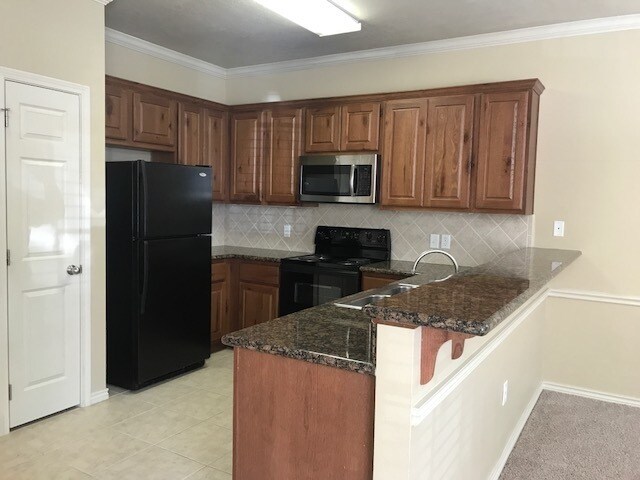 Building Photo - College Station - 3 Bedroom / 3 Bath- 2 story Condo off University Dr. E.