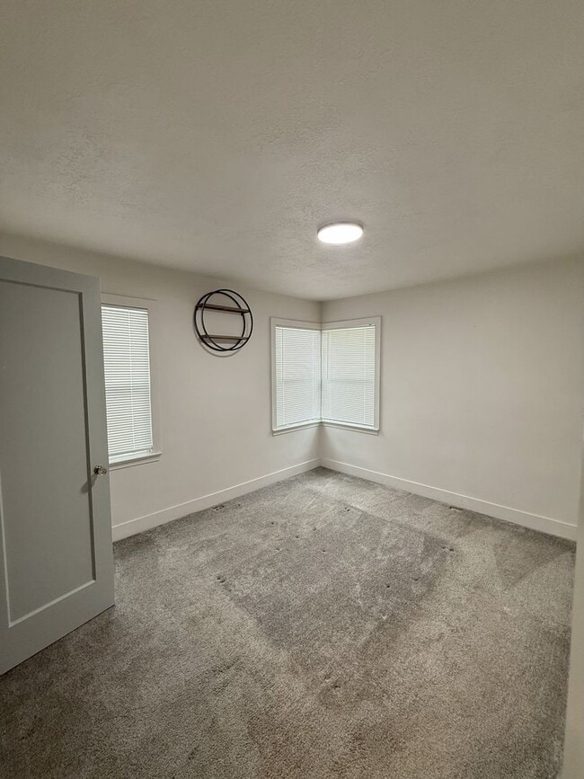 Building Photo - Completely Updated 4-Bedroom Home in Ogden!