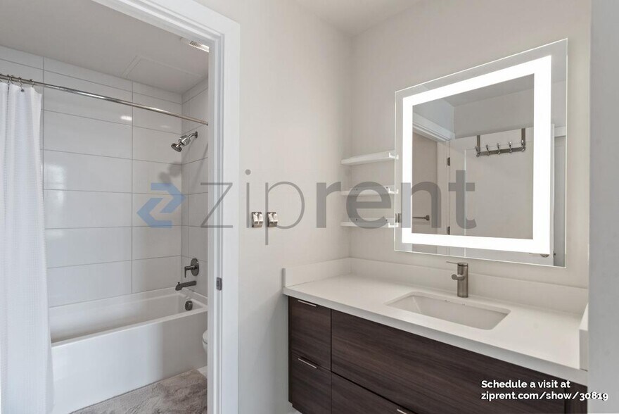 Building Photo - 901 Jefferson St