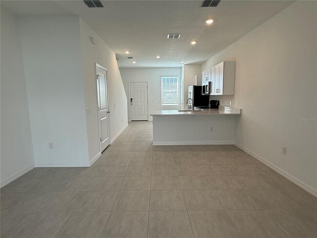 Building Photo - 2980 Skyline Lp