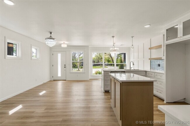 Building Photo - 101 N Atlanta St