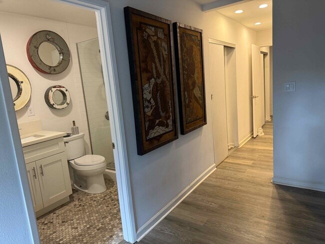 Building Photo - 220 Kaiola Pl