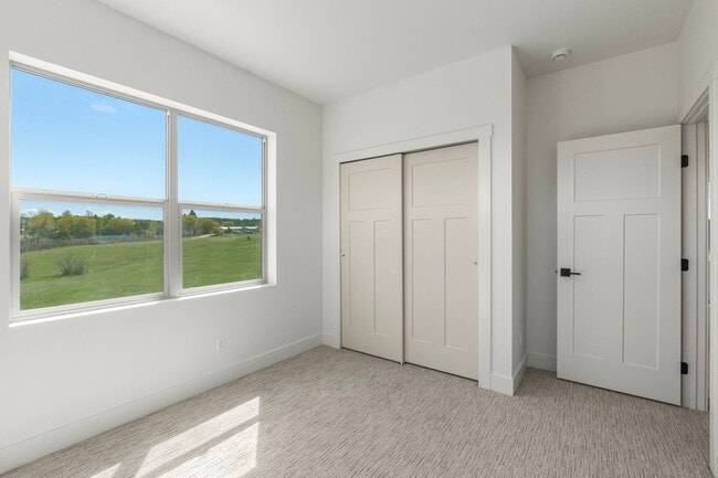Building Photo - 115 Elevation Dr
