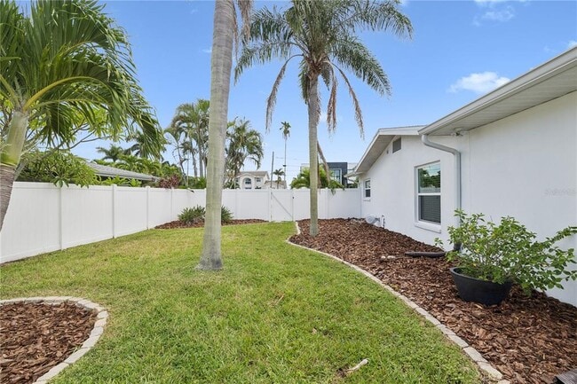 Building Photo - 3800 Bayshore Blvd NE