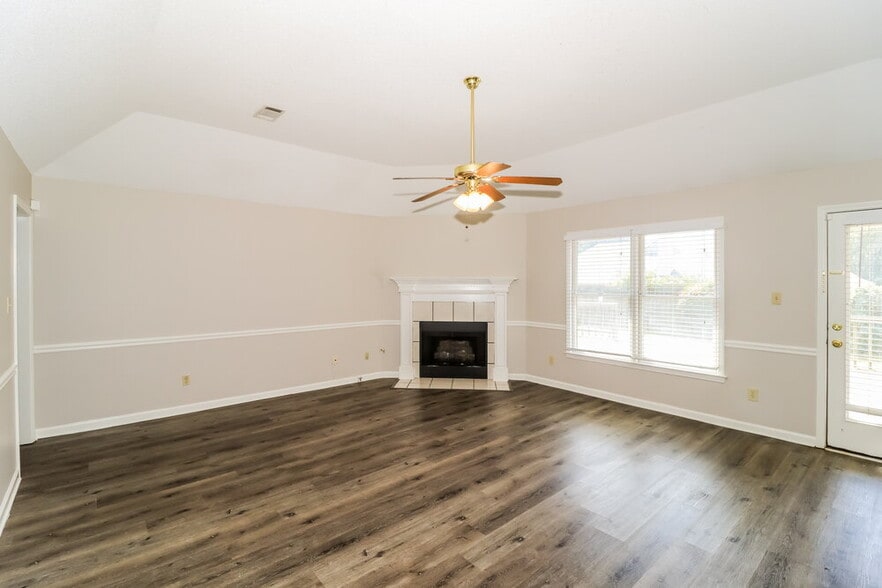Building Photo - 7625 Dexter Park Dr
