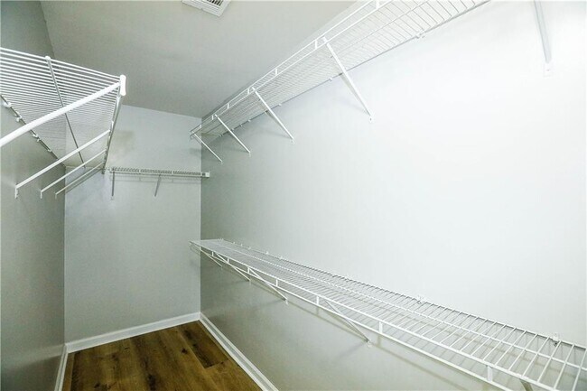 Building Photo - 2158 Staunton Dr