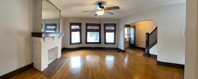 Building Photo - 15518 Clifton Blvd