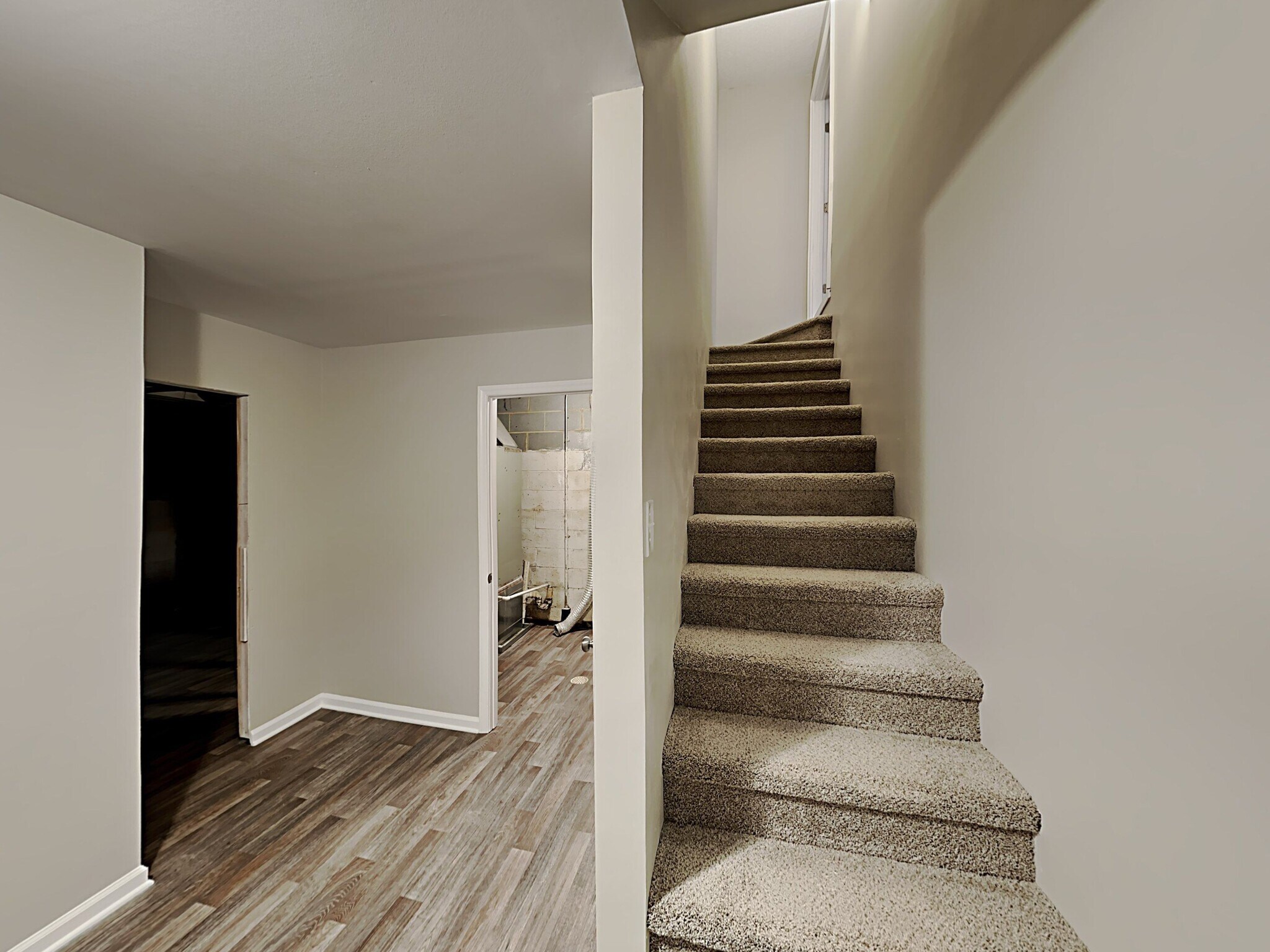 Building Photo - 401 Brookside Dr