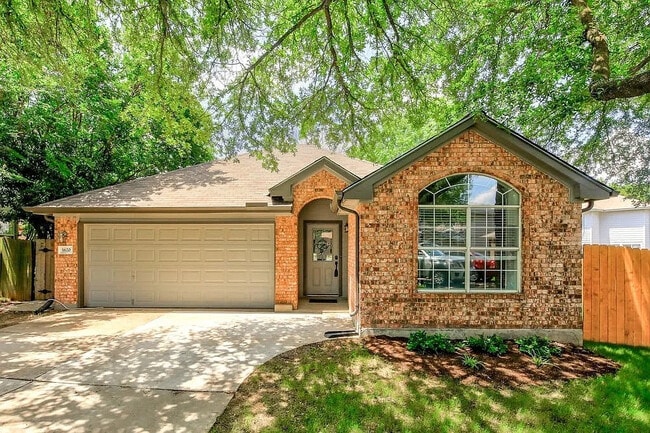 Building Photo - 1620 Rosewood Ct