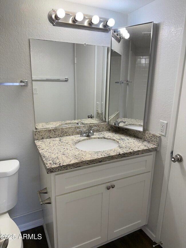 Building Photo - 2938 N 61st Pl
