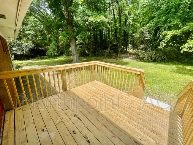 Building Photo - 6040 Brookdale Ln SW