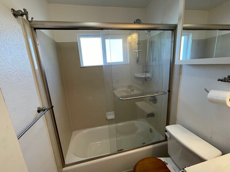 First floor bathroom - 1705 Monroe St