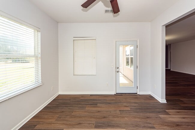 Building Photo - 5 Bedroom 3 Bath Home in Cane Bay Plantation - Summerville