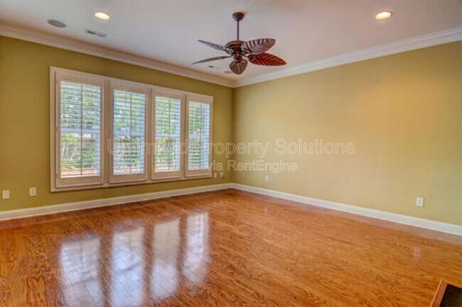 Building Photo - 5013 Gorham Ave