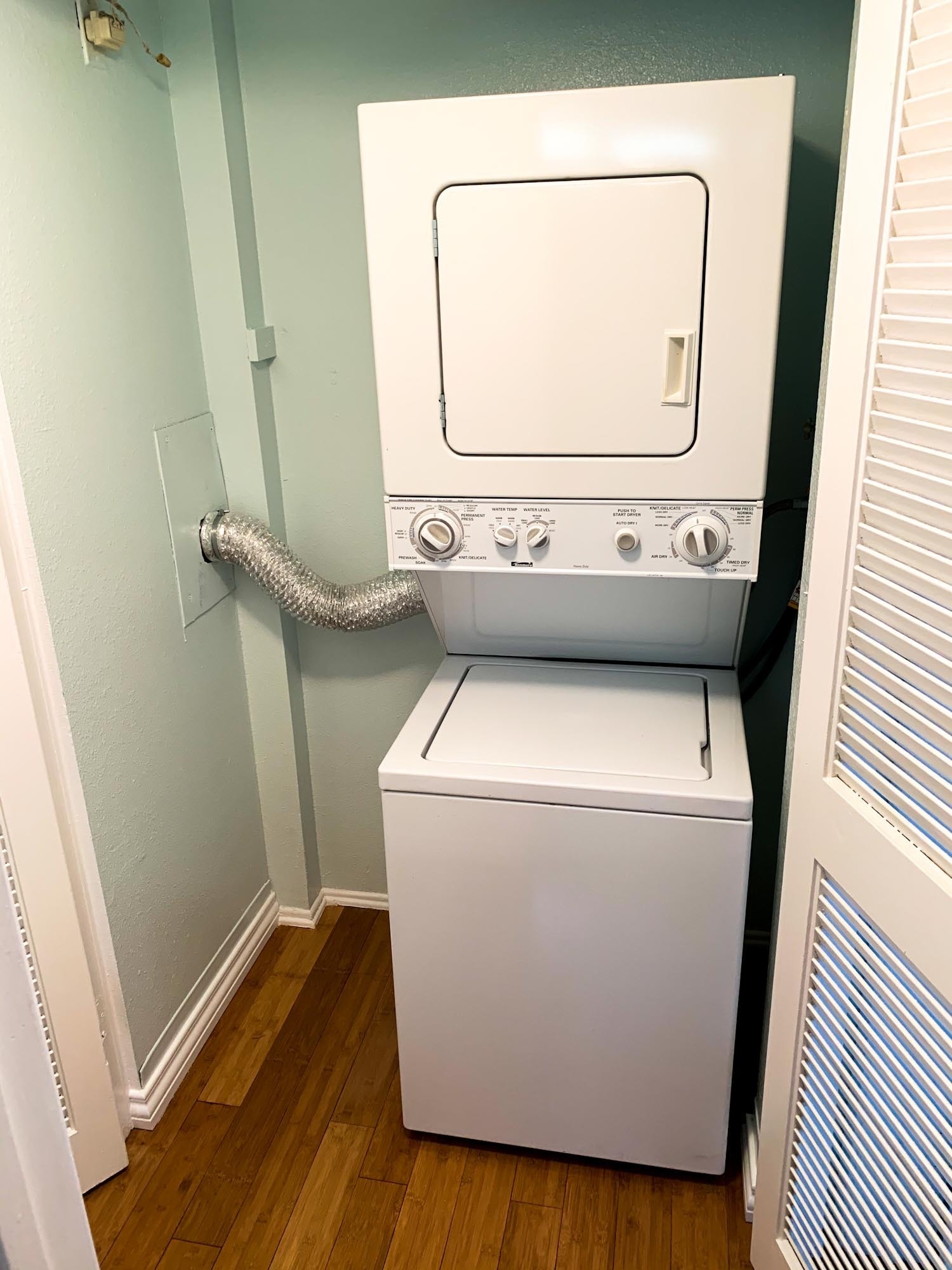 Laundry - 7800 Topanga Canyon Blvd