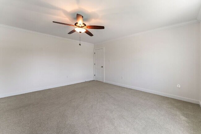 Building Photo - Spacious 5 Bedroom Home in Rountrey (Newmarket Section) – 3,555 Sq Ft – $4,350/mo