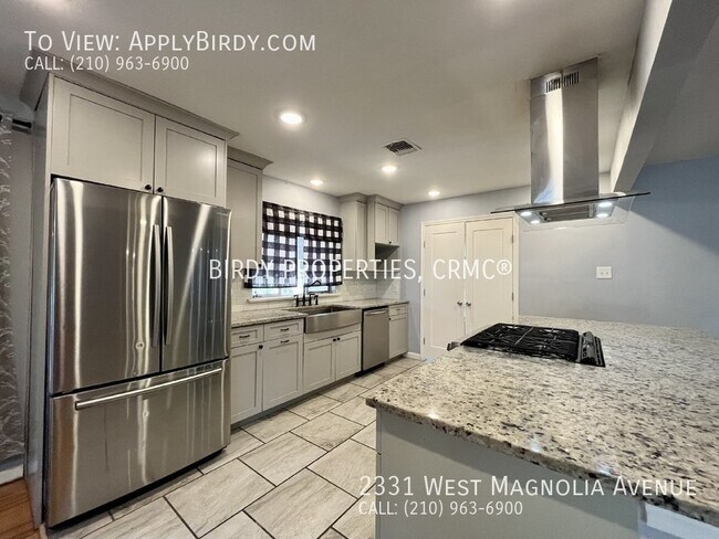Building Photo - **3 Bed, 2 Bath Home with Detached Garage/...