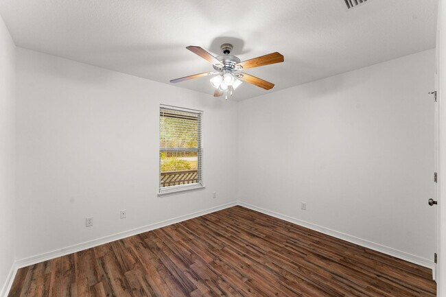 Building Photo - 71 Eventide Ln