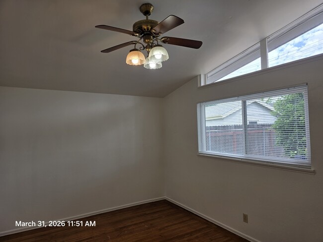 Building Photo - 951 Duchow Way