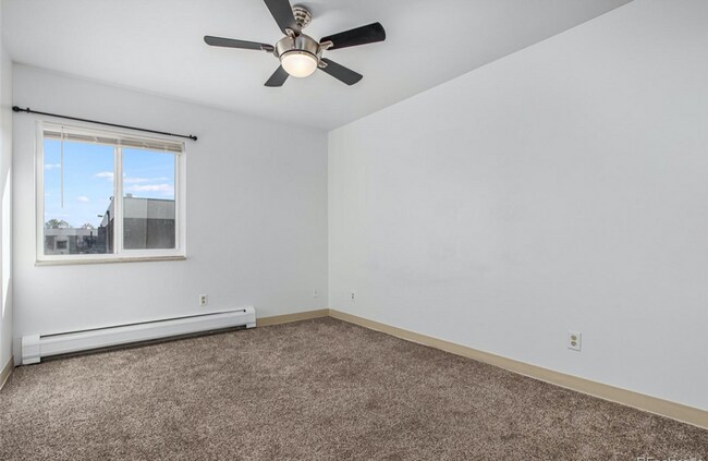 Building Photo - 1BD/1BA Condo in Denver!