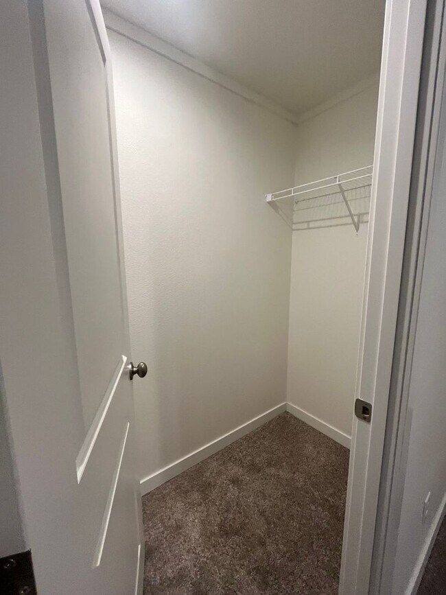 Building Photo - Nearly brand-new home!! 3-Bedroom 2-Bathroom Home